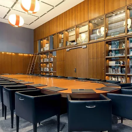 فندق شيراتون غراند اسبلاناد 5*