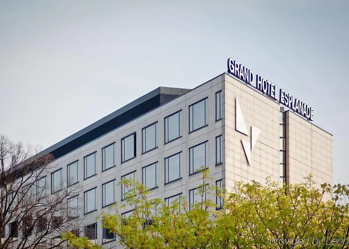 فندق شيراتون غراند اسبلاناد