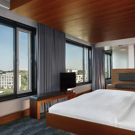 Sheraton Grand Esplanade מלון