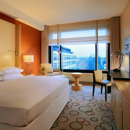 Sheraton Grand Esplanade Hotel