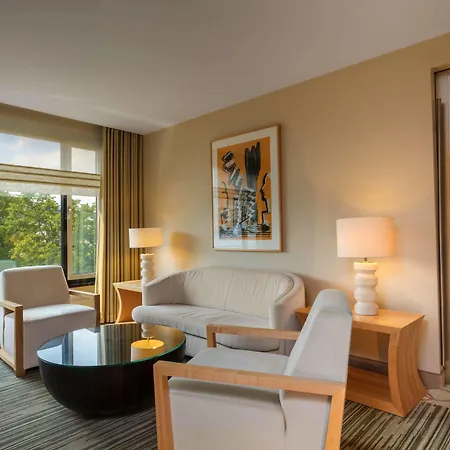 Sheraton Grand Esplanade 5*