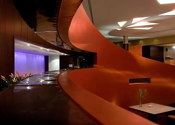 Sheraton Grand Esplanade Szálloda 5*