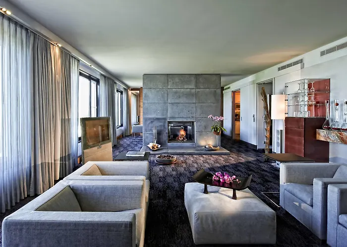 Sheraton Grand Esplanade Hotel 5*