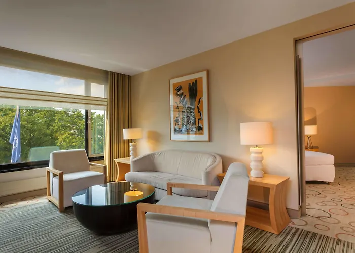 Sheraton Grand Esplanade 5*