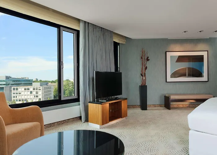 Sheraton Grand Esplanade Szálloda 5*