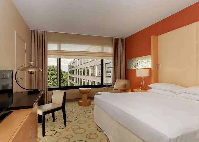 Hotel Sheraton Grand Esplanade 5*