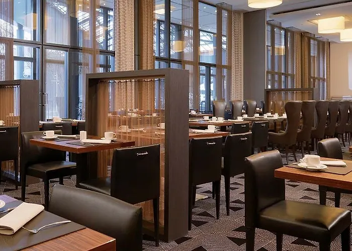 Sheraton Grand Esplanade Szálloda 5*