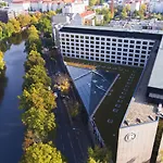 Sheraton Grand Esplanade Hotel 5*